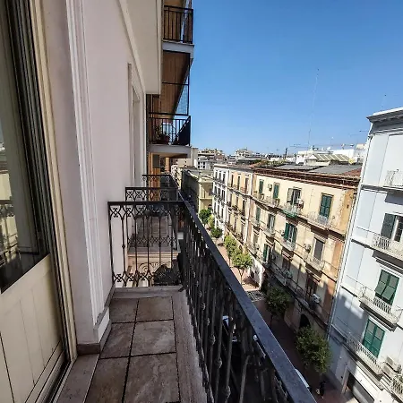 فندق مبيت وإفطار Casa Flora 4*