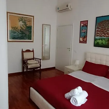 Casa Flora تارانتو