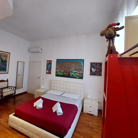 Casa Flora تارانتو