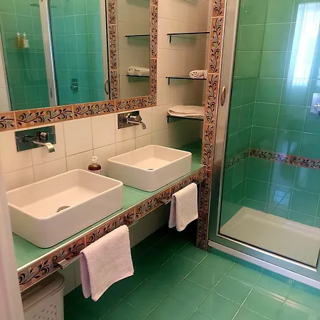 Casa Flora 4* تارانتو