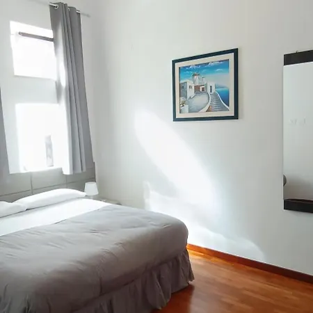 Casa Flora Bed & Breakfast 4*