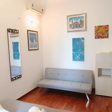 Casa Flora تارانتو