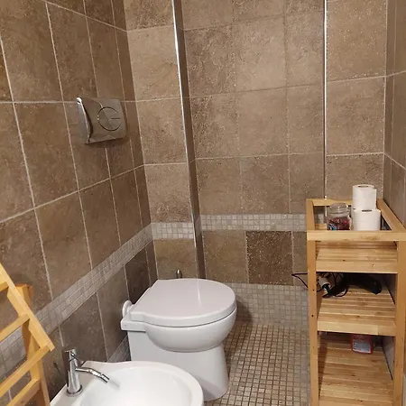 לינה וארוחת בוקר Casa Flora *