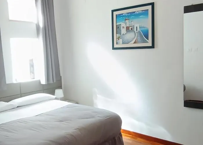 Casa Flora Bed & Breakfast 4*